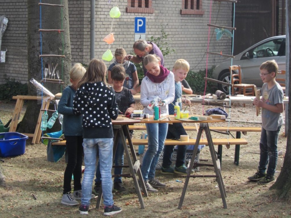 Künst­ler­dorf-Work­shop mit Ulla Dirkmann