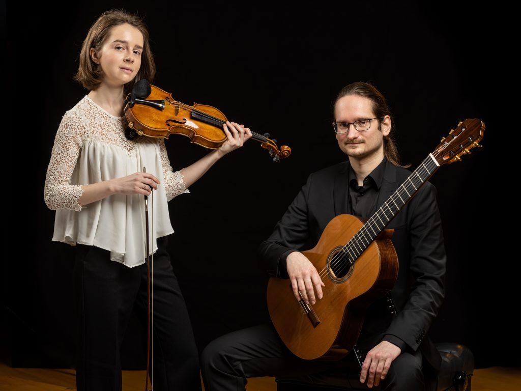 30.05.2026: “Duo Deda­cord” — Kon­zert mit Vio­li­ne und Gitarre