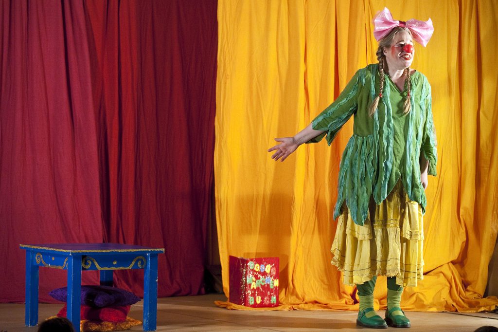 05.11.2026: Mär­chen-Clown-Thea­ter “Dodo und die&nbsp;Erbse”